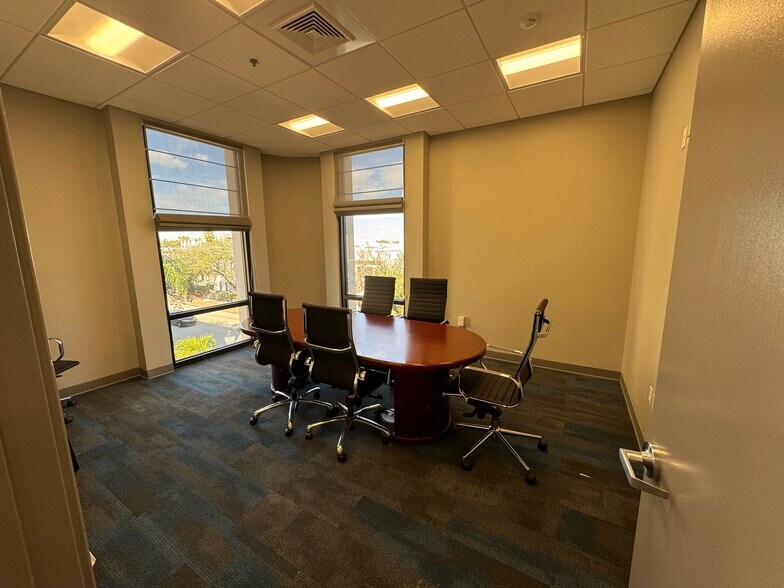 More Photos Of 1201 19th Pl, Vero Beach Office For Lease