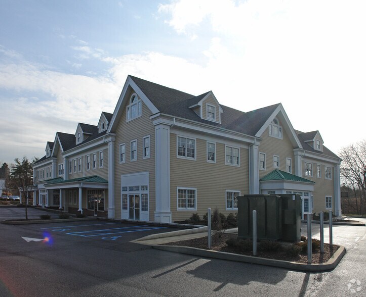 More Photos Of 135 Bedford Rd, Armonk Medical For Lease