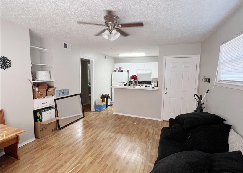 More Photos Of 104 W South St, Clarksville Apartments For Sale