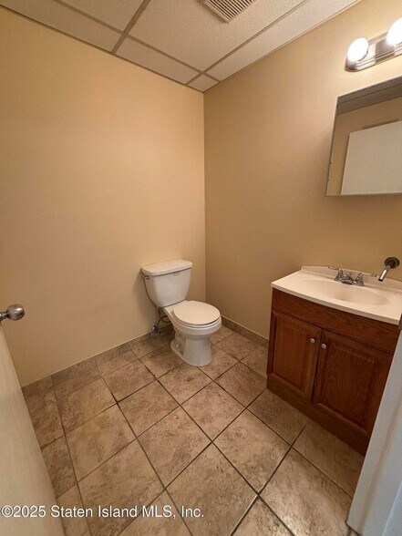 More Photos Of 72 Sharrott Ave, Staten Island Office For Lease