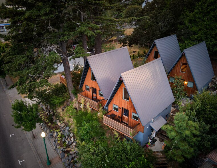 More Photos Of 37 NW Second St, Stevenson Hospitality For Sale