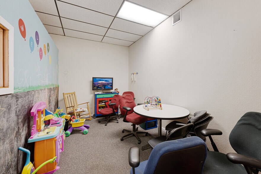 More Photos Of 4801 N Welcome Ave, Minneapolis Freestanding For Sale