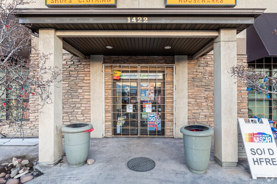 More Photos Of 1422-1462 S Redwood Rd, Salt Lake City Showroom For Sale