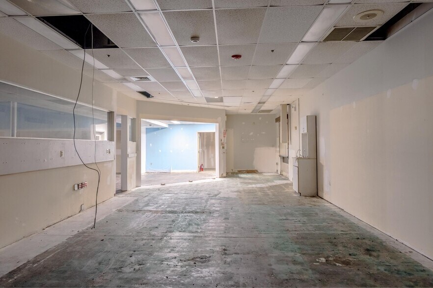 More Photos Of 11920 NW 27th Ave, Miami Freestanding For Lease