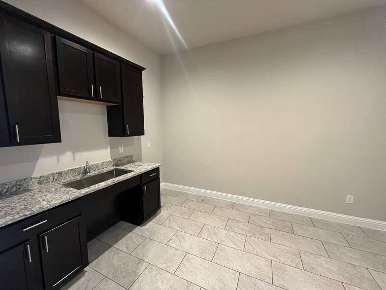 More Photos Of 6000 Alma Rd, McKinney Medical For Sale