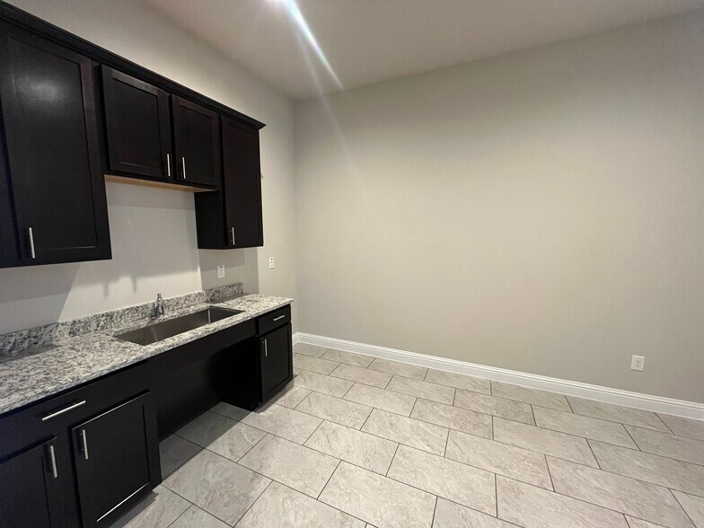 More Photos Of 6000 Alma Rd, McKinney Office For Lease