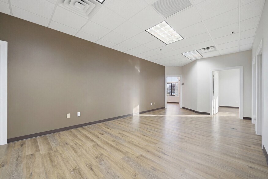 More Photos Of 6475 Washington St, Gurnee Medical For Sale