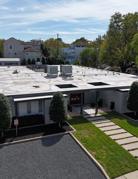 More Photos Of 3939 Essex Ln, Houston Office For Sale