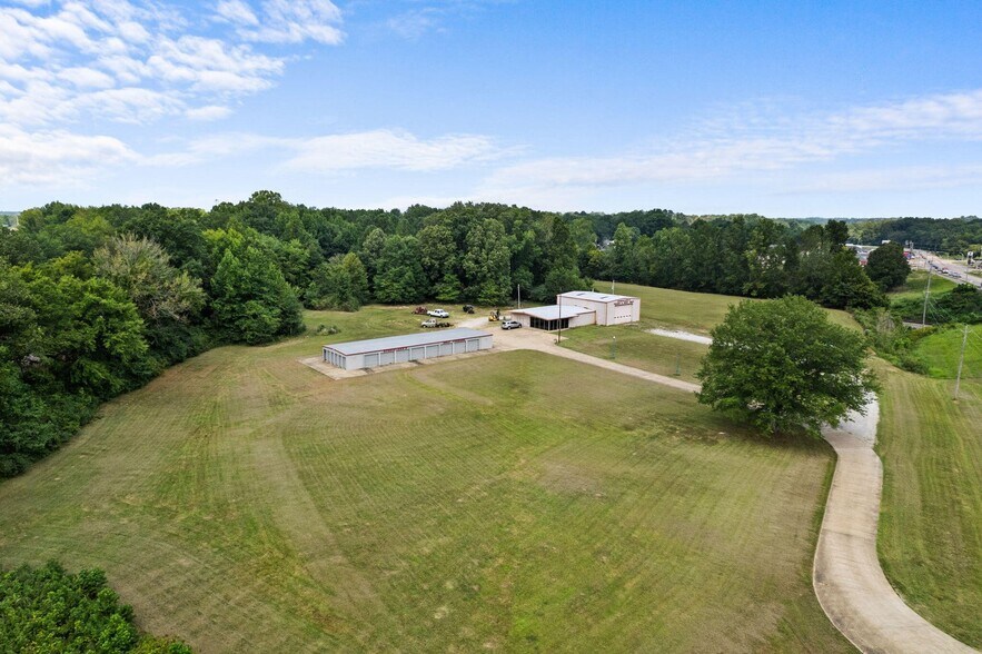 Primary Photo Of 504 S Harper Rd, Corinth Showroom For Sale