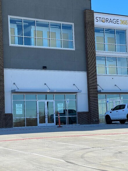 More Photos Of 4925 Denton Hwy, Haltom City Self Storage For Lease