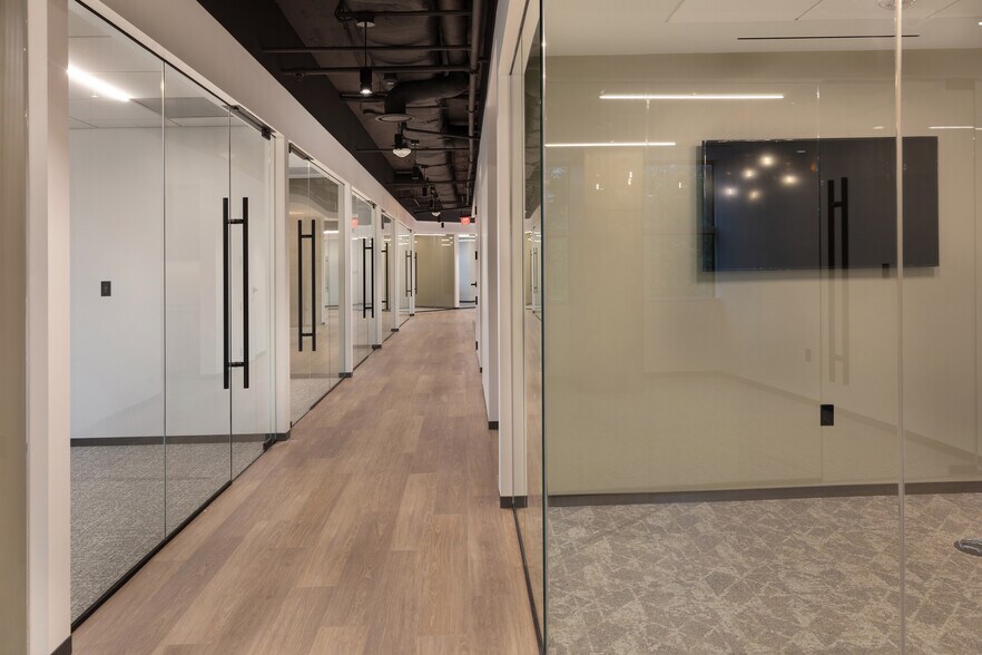 More Photos Of 1900 Campus Commons Dr, Reston Unknown For Lease