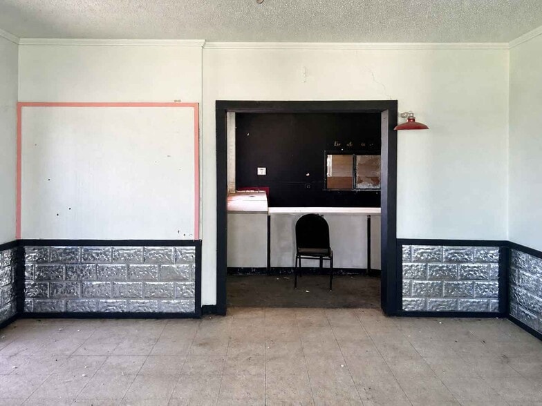 More Photos Of 1614 Pulliam St, San Angelo Office For Sale