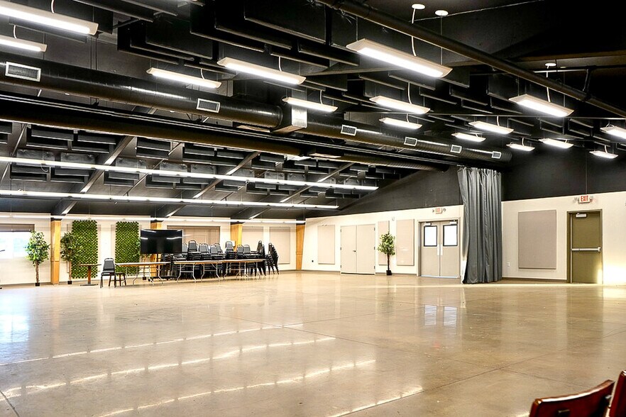 More Photos Of 2001 Yellowstone River Dr, Glendive Restaurant For Sale