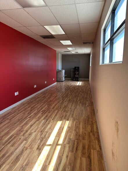 More Photos Of 4223 W Jefferson Blvd, Los Angeles Manufacturing For Lease