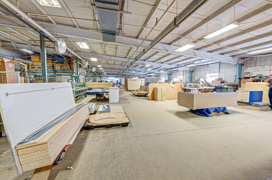 More Photos Of 185 Dixon Ave, Amityville Manufacturing For Sale