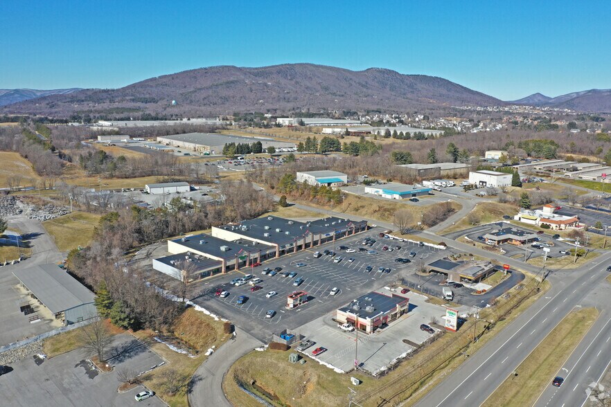 More Photos Of 3422-3424 Orange Ave NE, Roanoke Freestanding For Sale