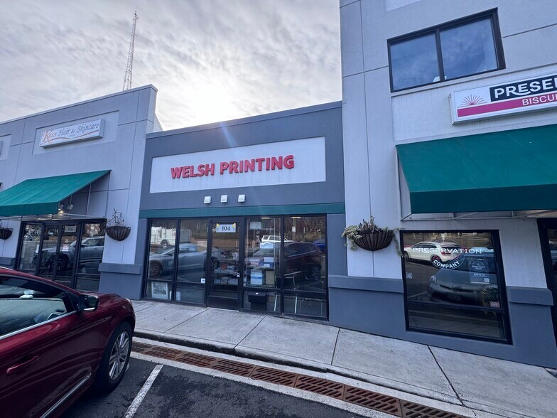 More Photos Of 100-116 E Fairfax St, Falls Church Unknown For Lease