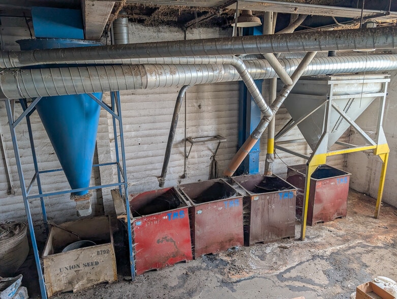 More Photos Of 1621 N Spruce St, La Grande Manufacturing For Sale