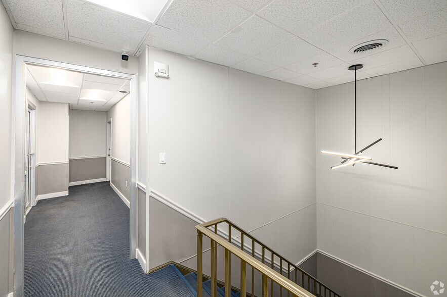 More Photos Of 18 Bank St, Summit Office For Sale