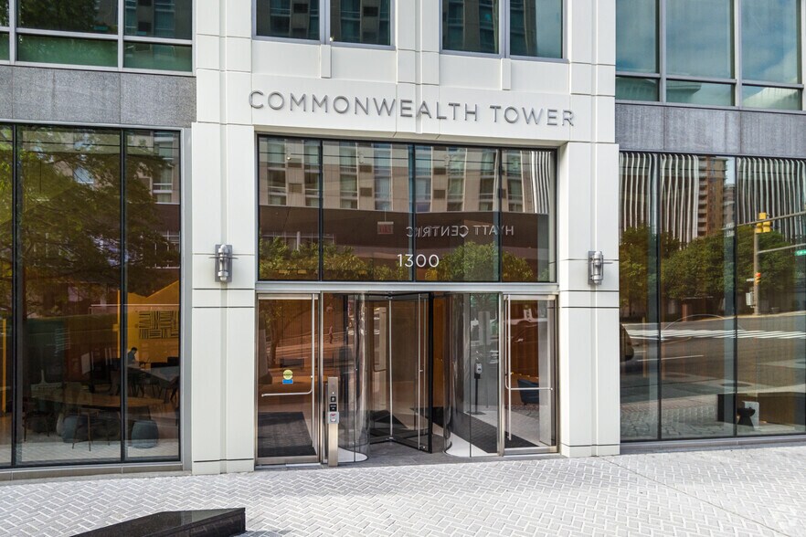 More Photos Of 1300 Wilson Blvd, Arlington Office For Lease