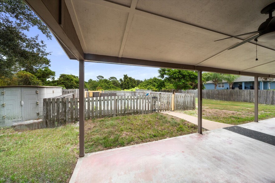 More Photos Of 430 11th Ln SW, Vero Beach Land For Sale