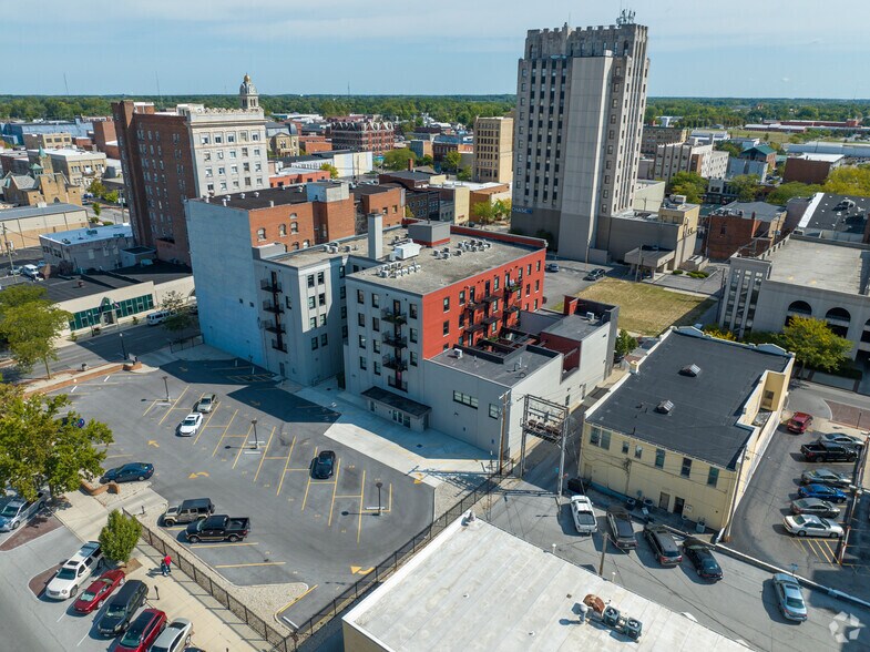 More Photos Of 127 N Elizabeth St, Lima Apartments For Lease