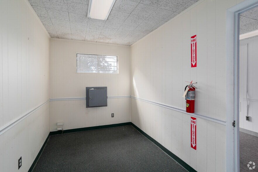 More Photos Of 332-334 High St, Burlington Office For Lease