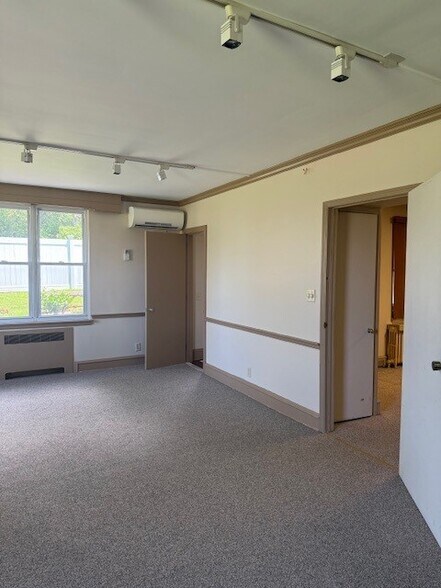More Photos Of 824 8th Ave, Bethlehem Office For Sale