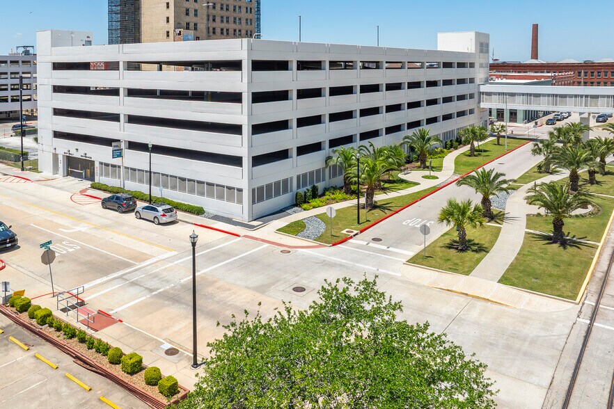 More Photos Of 320 Moody Ave, Galveston Parking Garage For Sale