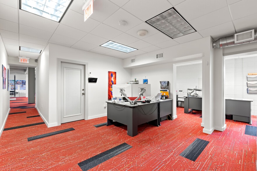 More Photos Of 2714 Dr Martin Luther King St, Saint Petersburg Office For Sale