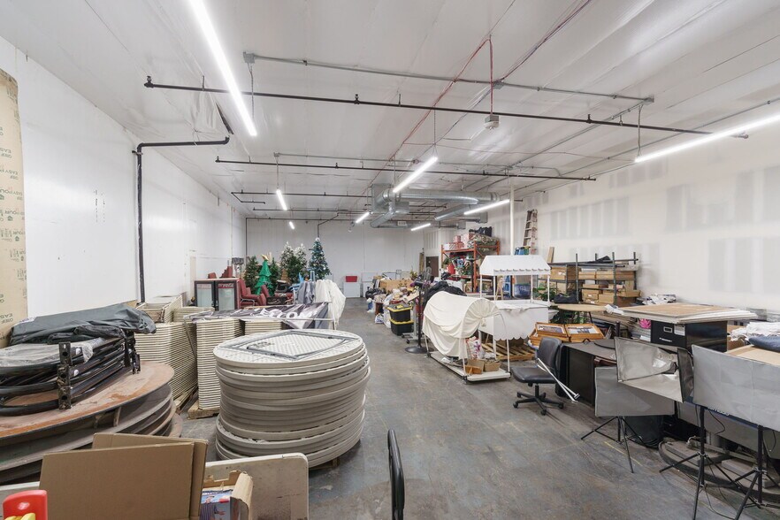 More Photos Of 2311 Statham Blvd, Oxnard Warehouse For Lease