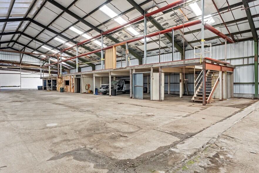 More Photos Of 934 S Main St, Willits Manufacturing For Lease