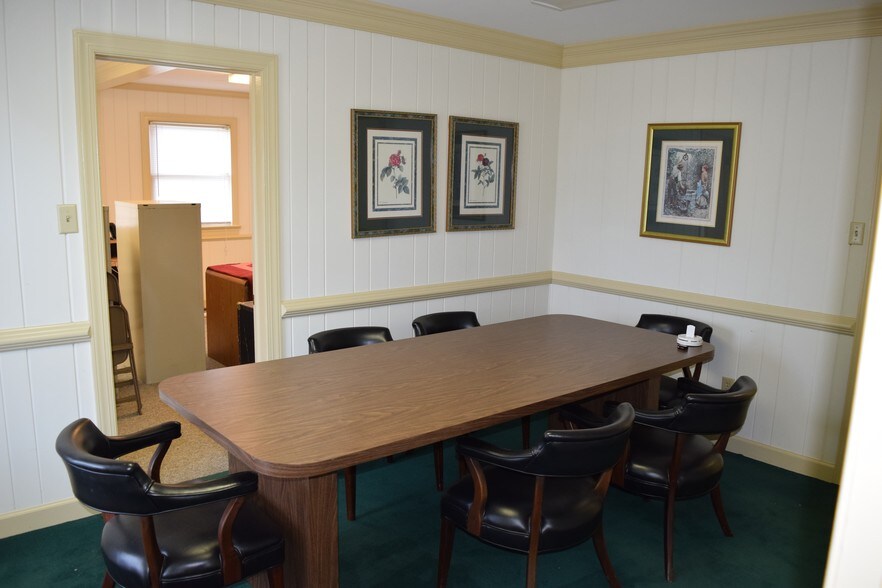 More Photos Of 13441 Warwick Blvd, Newport News Flex For Lease
