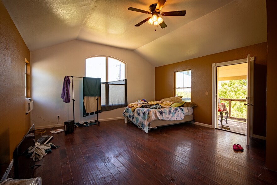 More Photos Of 7913 Highway 183 S, Austin Manufacturing For Sale
