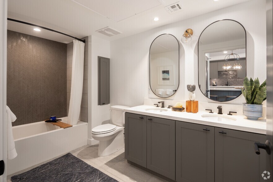 More Photos Of 585 Anton Blvd, Costa Mesa Apartments For Lease