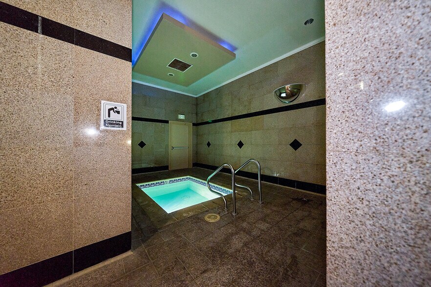 More Photos Of 10211 Balboa Blvd, Northridge Health Club For Sale