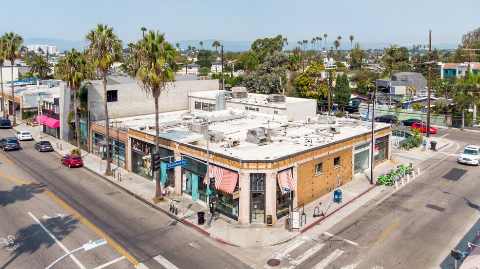 More Photos Of 1349-1357 Abbot Kinney Blvd, Venice Restaurant For Lease
