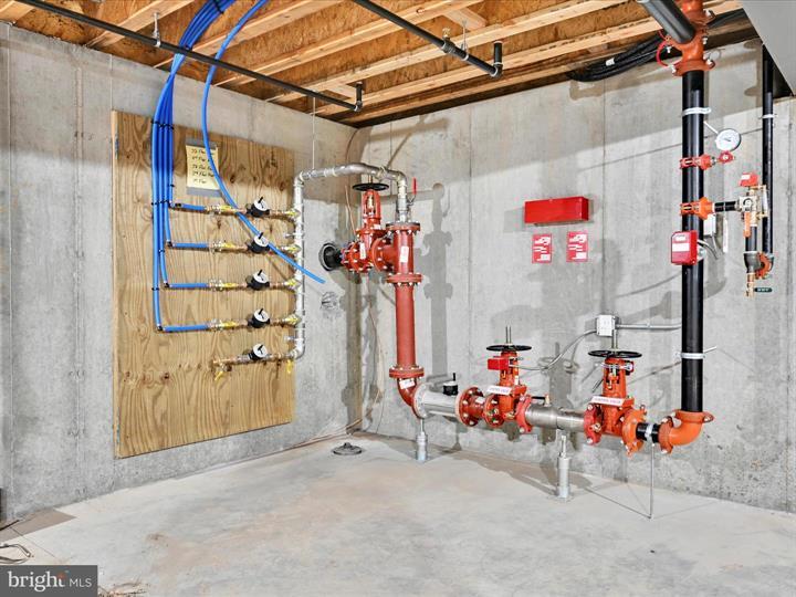 More Photos Of 336-338 Main St, Denver Storefront Retail Residential For Lease