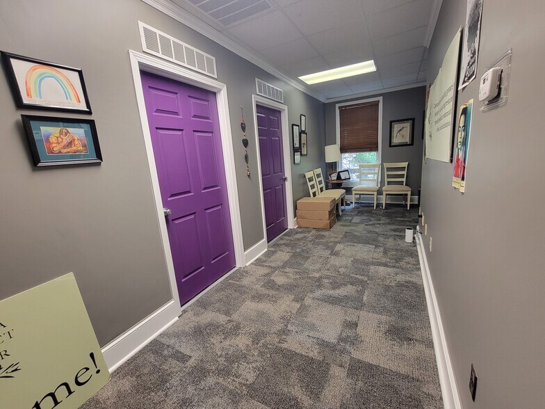 More Photos Of 115 Sycamore Dr, Athens Office For Sale