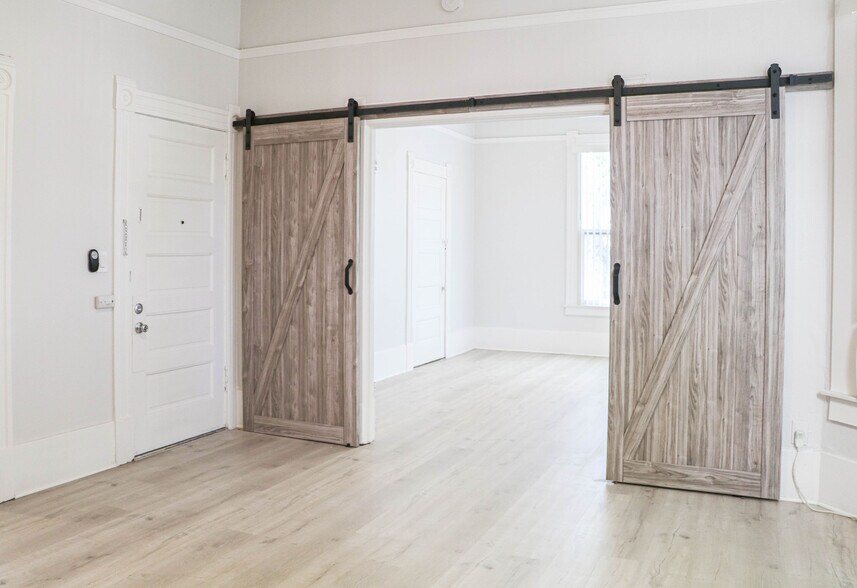 More Photos Of 2801 D St, Sacramento Apartments For Sale