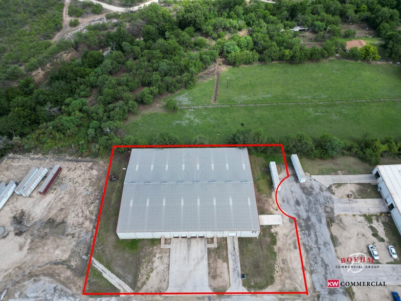 More Photos Of 100 Lupita Cir, Del Rio Distribution For Sale