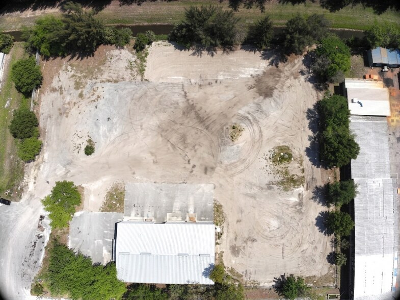 More Photos Of 4130 Wausau Rd, Fort Myers Warehouse For Lease