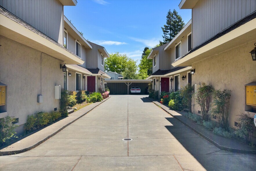 More Photos Of 1052 7th St, Novato Multifamily For Sale