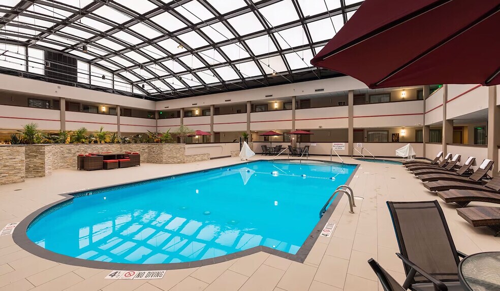 More Photos Of 1005 S Moorland Rd, Brookfield Hotel For Sale