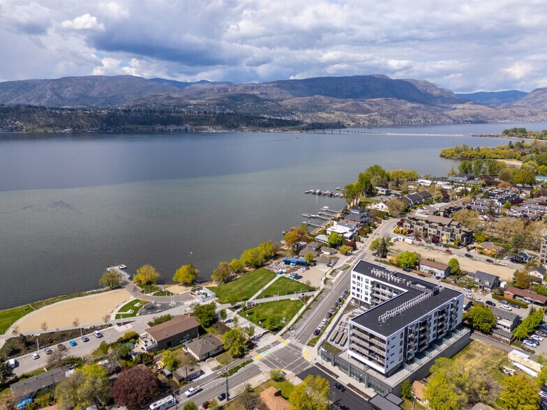 More Photos Of 3051 Abbott st, Kelowna Apartments For Sale