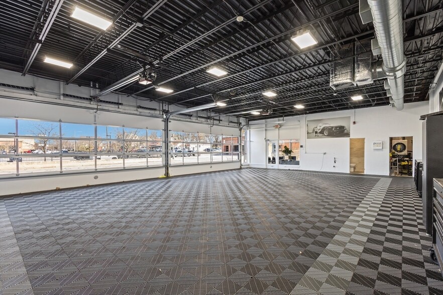 More Photos Of 1290 N Main St, Providence Industrial For Lease