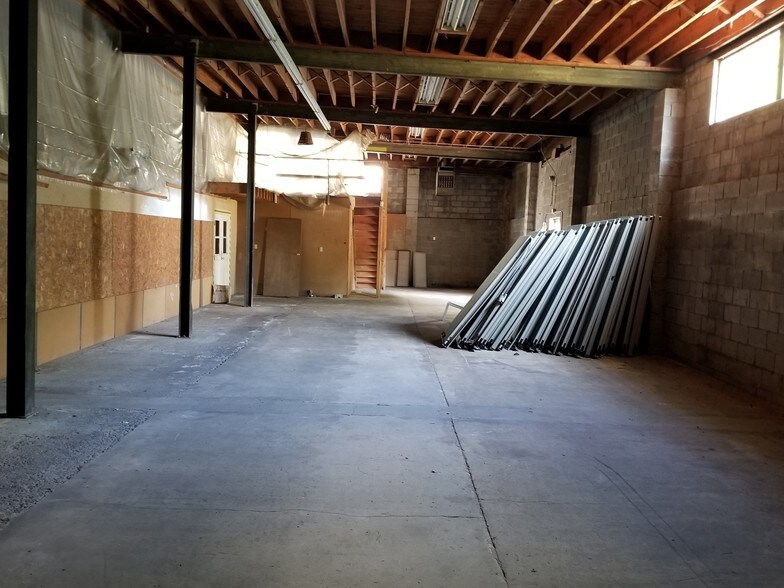 More Photos Of 802 E Nash St, Spring Hope Flex For Lease