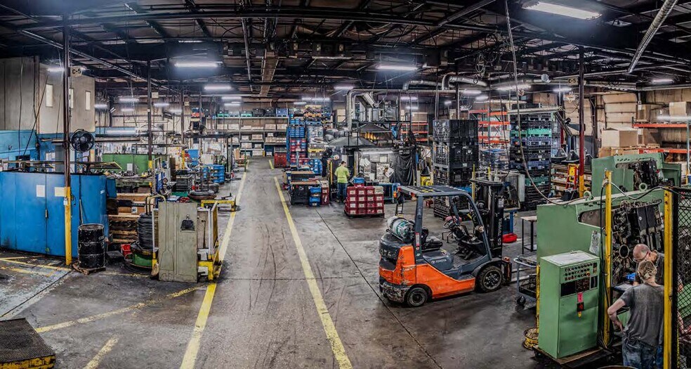 More Photos Of 7470 Industrial Parkway Dr, Lorain Manufacturing For Lease