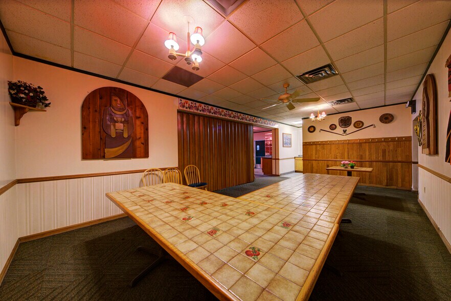 More Photos Of 1744 Biddle Ave, Wyandotte General Retail For Sale