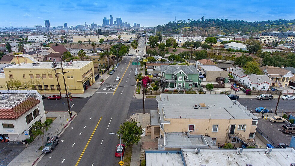 More Photos Of 2301 Pasadena Ave, Los Angeles Apartments For Sale